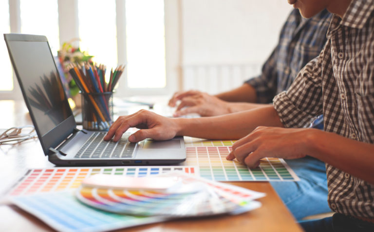 4 نقاط أساسية لاختيار أفضل جهاز للتصميم الجرافيكي